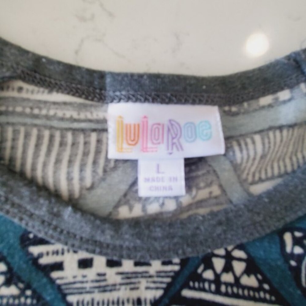 LuLaRoe Randy Tee - Picture 7 of 7